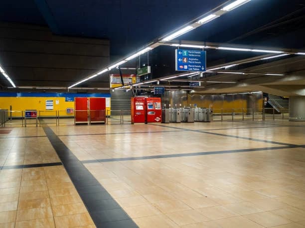 Amstelveenseweg Metro Station thumb 4
